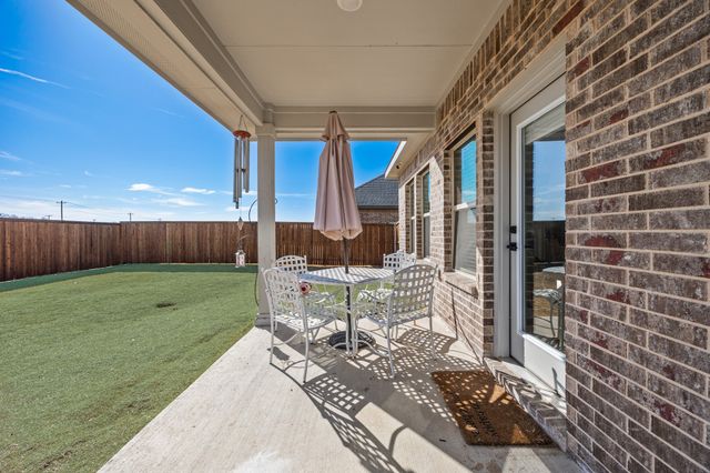 2233 Maple Ridge Drive, Van Alstyne, TX 75495