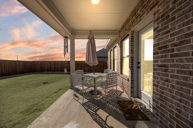 2233 Maple Ridge Drive, Van Alstyne, TX 75495