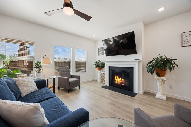 2233 Maple Ridge Drive, Van Alstyne, TX 75495