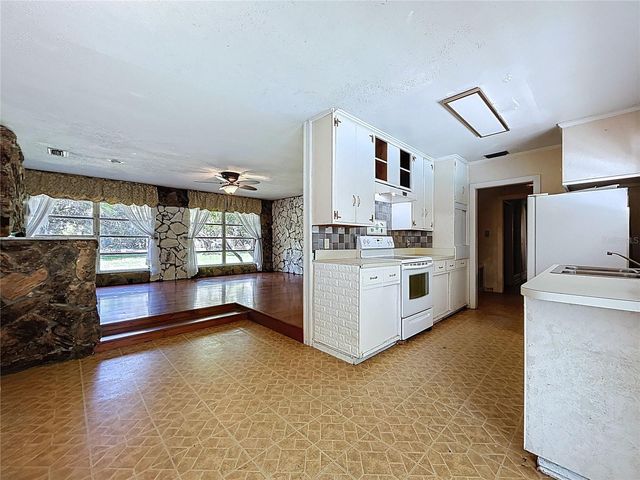 17902 BURNSIDE ROAD, Lutz, FL 33548