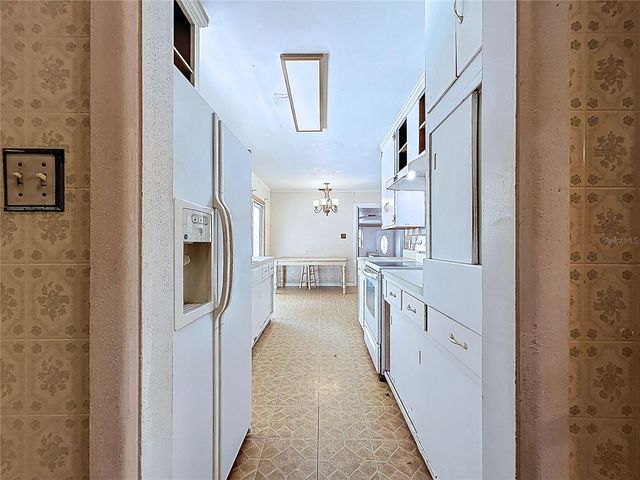 17902 BURNSIDE ROAD, Lutz, FL 33548