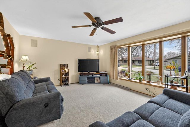 2205 WELHOUSE DRIVE, Kaukauna, WI 54130