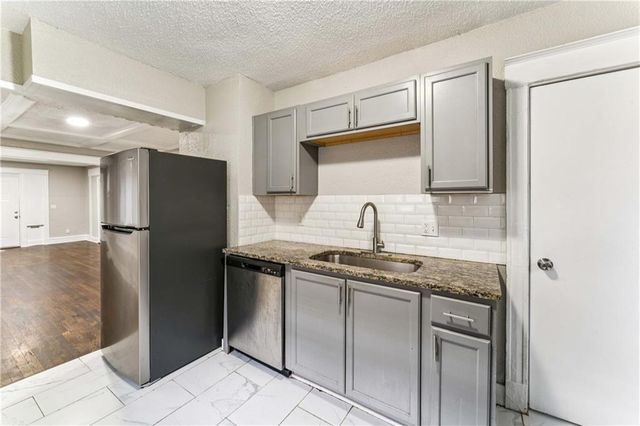 4224 Agnes Avenue, Kansas City, MO 64130