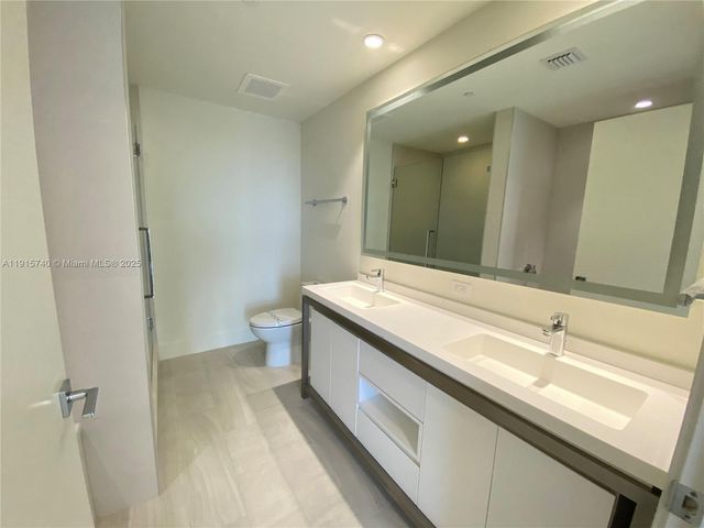 2000 Metropica Way 2104, Sunrise, FL 33323