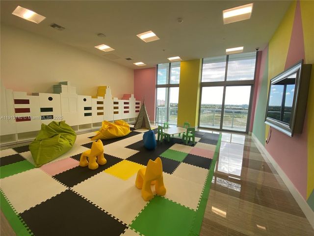 2000 Metropica Way 2104, Sunrise, FL 33323