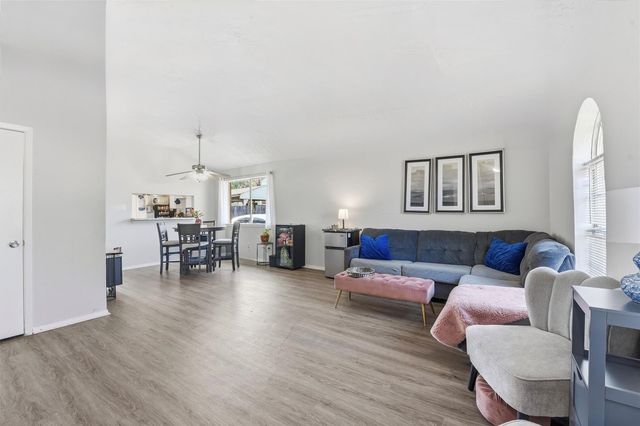 3735 Meadow Place Drive, Houston, TX 77082