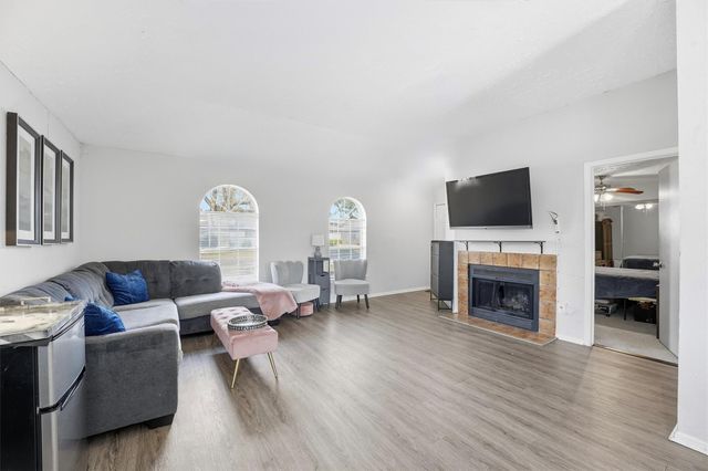 3735 Meadow Place Drive, Houston, TX 77082