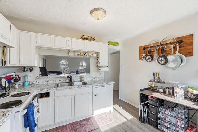 3735 Meadow Place Drive, Houston, TX 77082