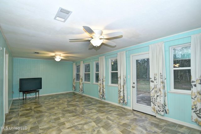 15469 Dobson Road, D'iberville, MS 39540