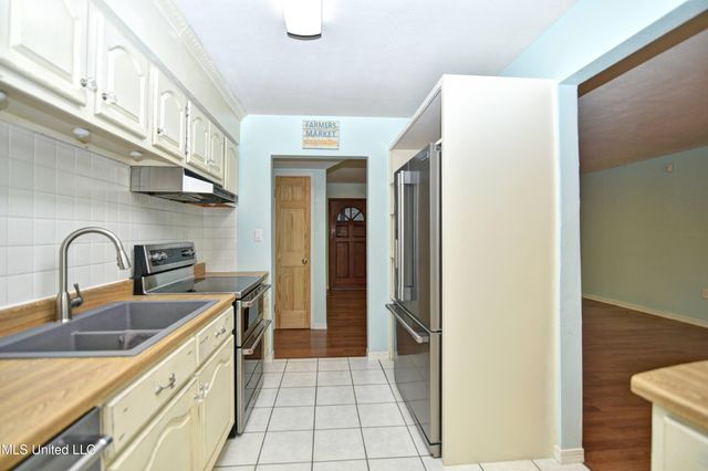 15469 Dobson Road, D'iberville, MS 39540