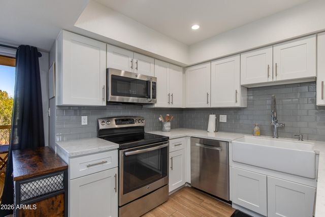 9115 E PURDUE Avenue 220, Scottsdale, AZ 85258