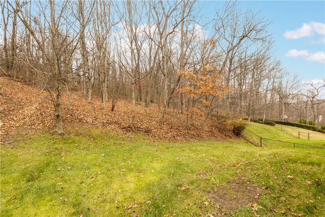 1012 Woodridge Drive, North Strabane, PA 15317