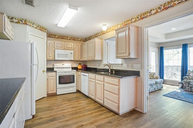 1116 Shadow Ridge Drive, Azle, TX 76020