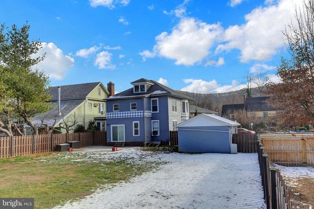 541 UNION ST, Millersburg, PA 17061