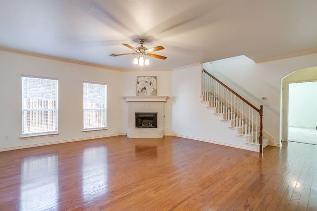 1300 Ocotillo Lane, Fort Worth, TX 76177