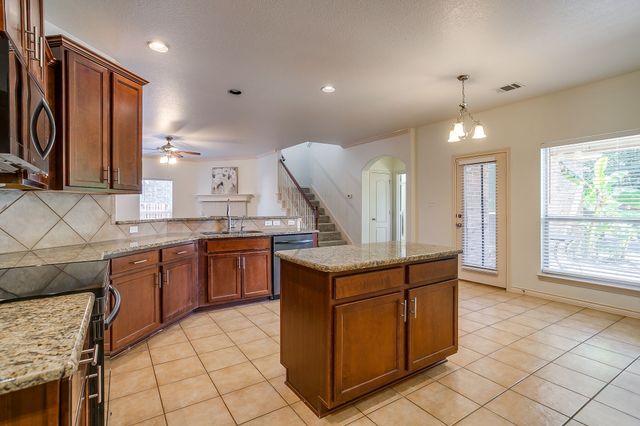 1300 Ocotillo Lane, Fort Worth, TX 76177