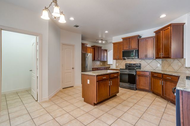 1300 Ocotillo Lane, Fort Worth, TX 76177