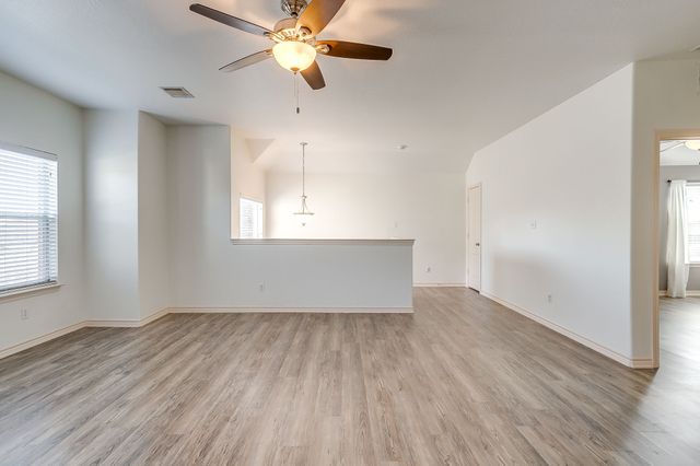 1300 Ocotillo Lane, Fort Worth, TX 76177