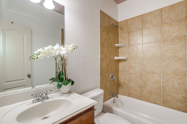 1300 Ocotillo Lane, Fort Worth, TX 76177