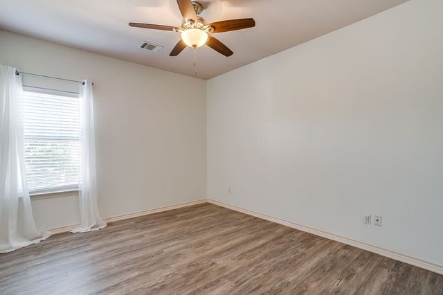 1300 Ocotillo Lane, Fort Worth, TX 76177