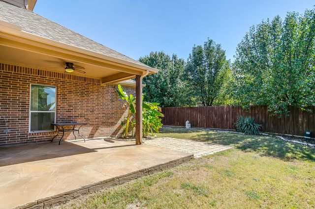 1300 Ocotillo Lane, Fort Worth, TX 76177