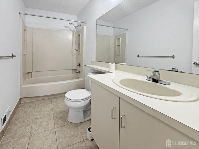 481 Danbury Lane, East Brunswick, NJ 08816