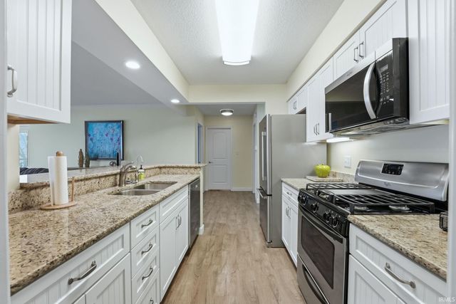 2402 Winona Ave Apt 8, Winona Lake, IN 46590