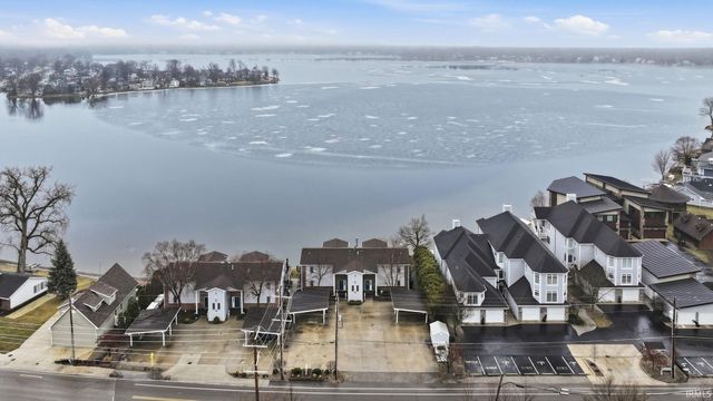 2402 Winona Ave Apt 8, Winona Lake, IN 46590