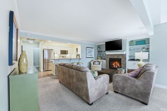 2402 Winona Ave Apt 8, Winona Lake, IN 46590