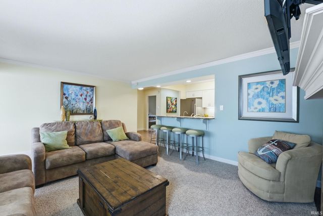 2402 Winona Ave Apt 8, Winona Lake, IN 46590