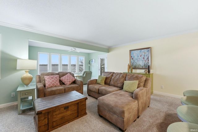 2402 Winona Ave Apt 8, Winona Lake, IN 46590