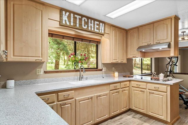 15886 Gibboney Ln, Grass Valley, CA 95949