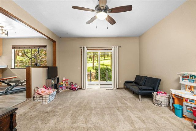 15886 Gibboney Ln, Grass Valley, CA 95949
