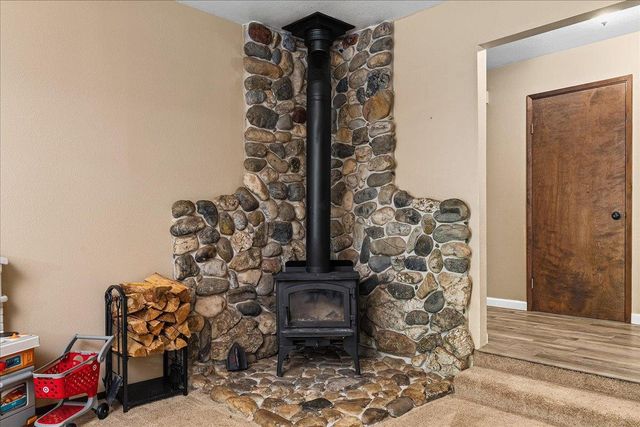 15886 Gibboney Ln, Grass Valley, CA 95949