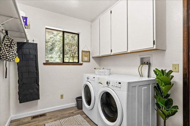 15886 Gibboney Ln, Grass Valley, CA 95949