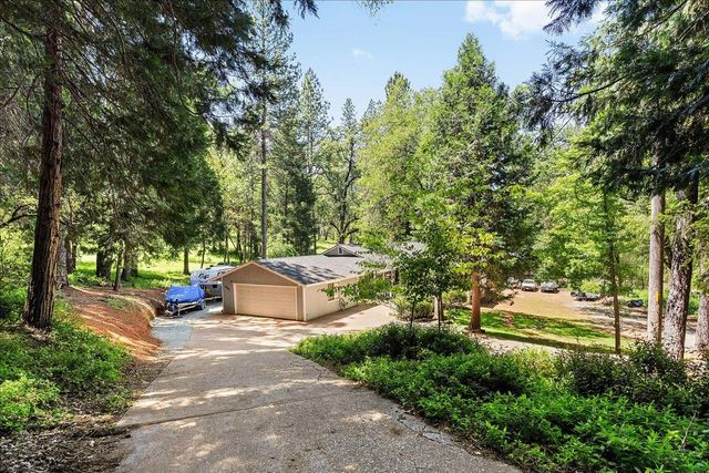 15886 Gibboney Ln, Grass Valley, CA 95949