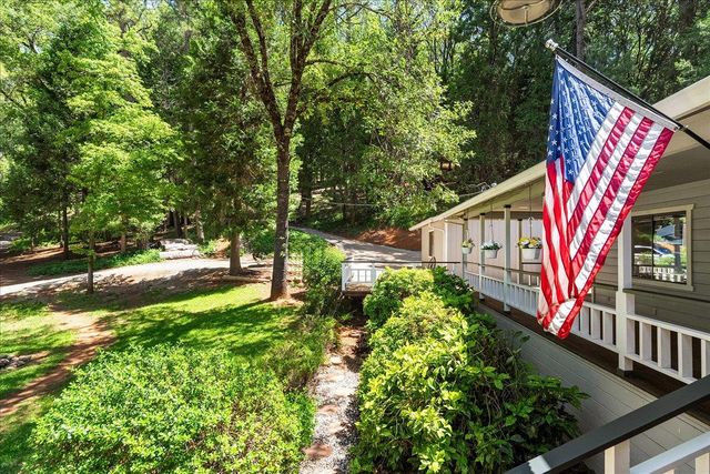 15886 Gibboney Ln, Grass Valley, CA 95949
