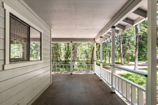 15886 Gibboney Ln, Grass Valley, CA 95949