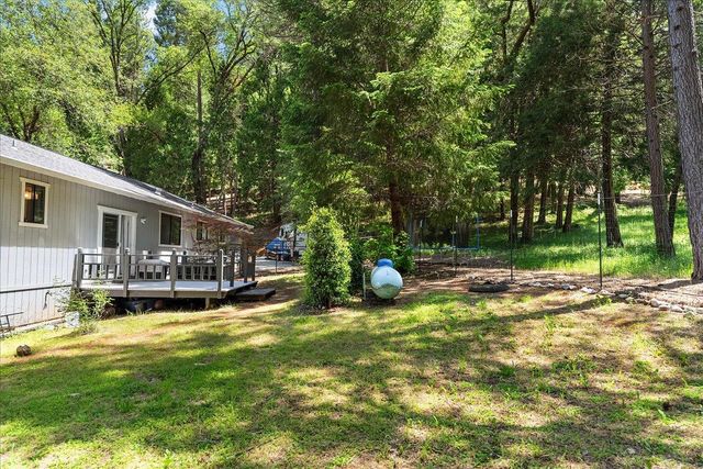 15886 Gibboney Ln, Grass Valley, CA 95949