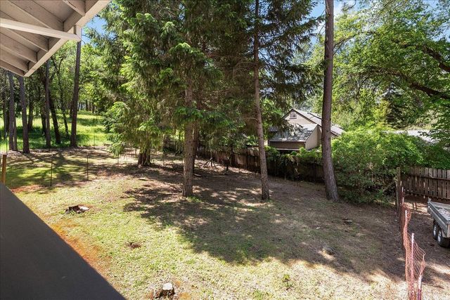 15886 Gibboney Ln, Grass Valley, CA 95949