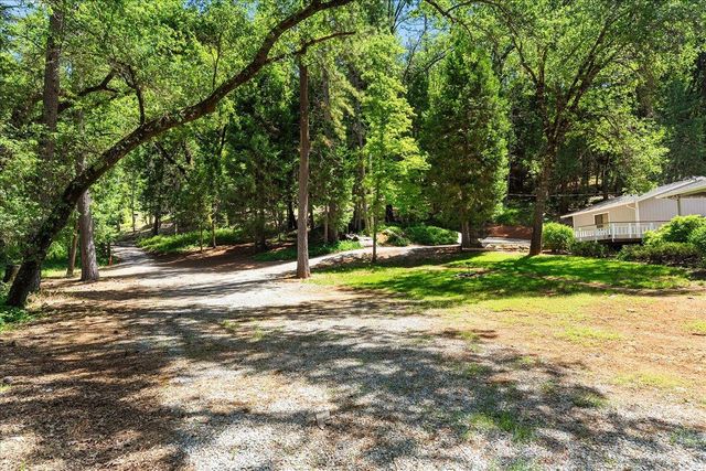 15886 Gibboney Ln, Grass Valley, CA 95949