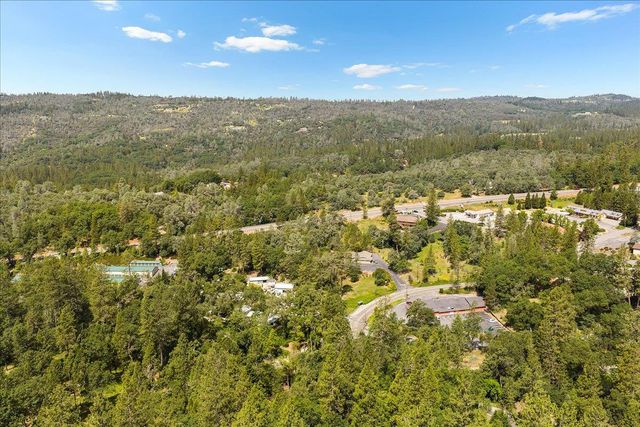 15886 Gibboney Ln, Grass Valley, CA 95949