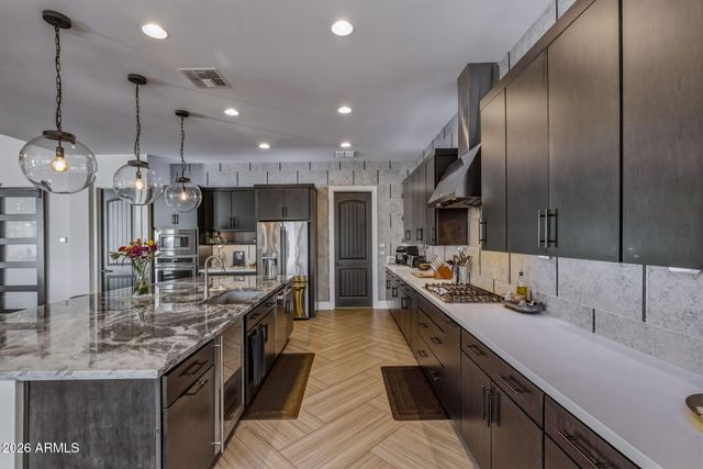 1682 E GILLCREST Road, Gilbert, AZ 85298