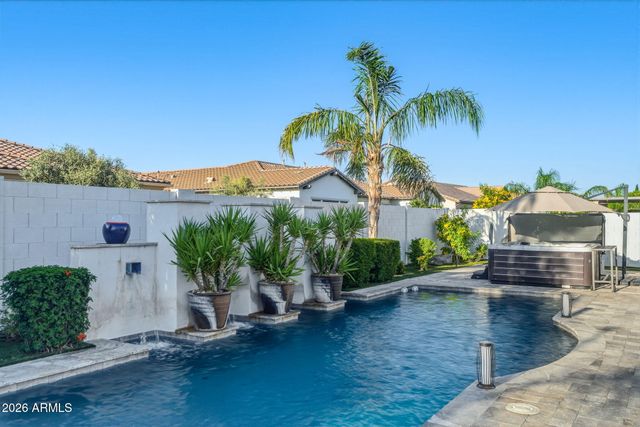 1682 E GILLCREST Road, Gilbert, AZ 85298