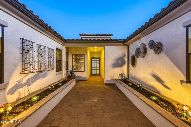 1682 E GILLCREST Road, Gilbert, AZ 85298