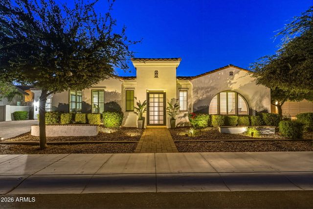 1682 E GILLCREST Road, Gilbert, AZ 85298