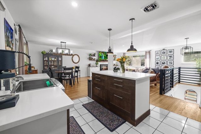 21 Mcadams Rd, Framingham, MA 01701