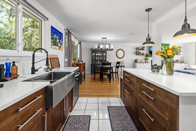 21 Mcadams Rd, Framingham, MA 01701