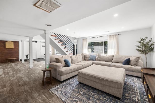 21 Mcadams Rd, Framingham, MA 01701
