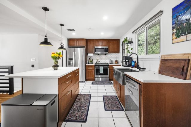 21 Mcadams Rd, Framingham, MA 01701